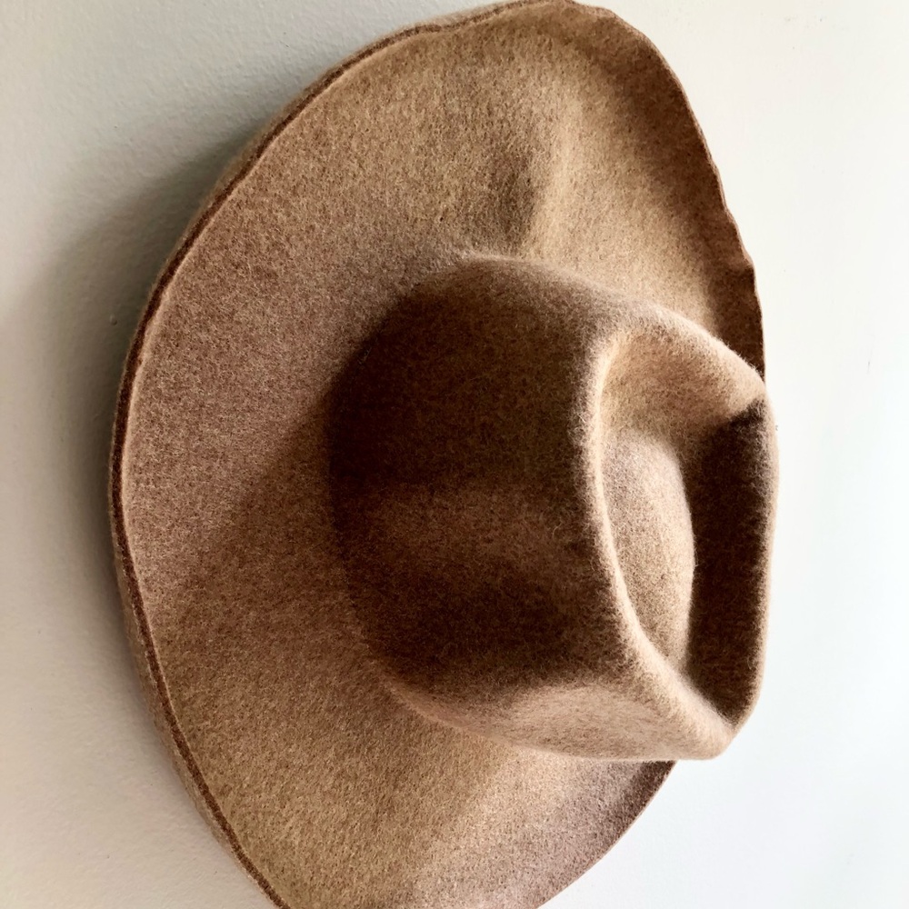 Universal Thread 100% Wool Women’s Hat Camel Tan NWT - Picture 3 of 4